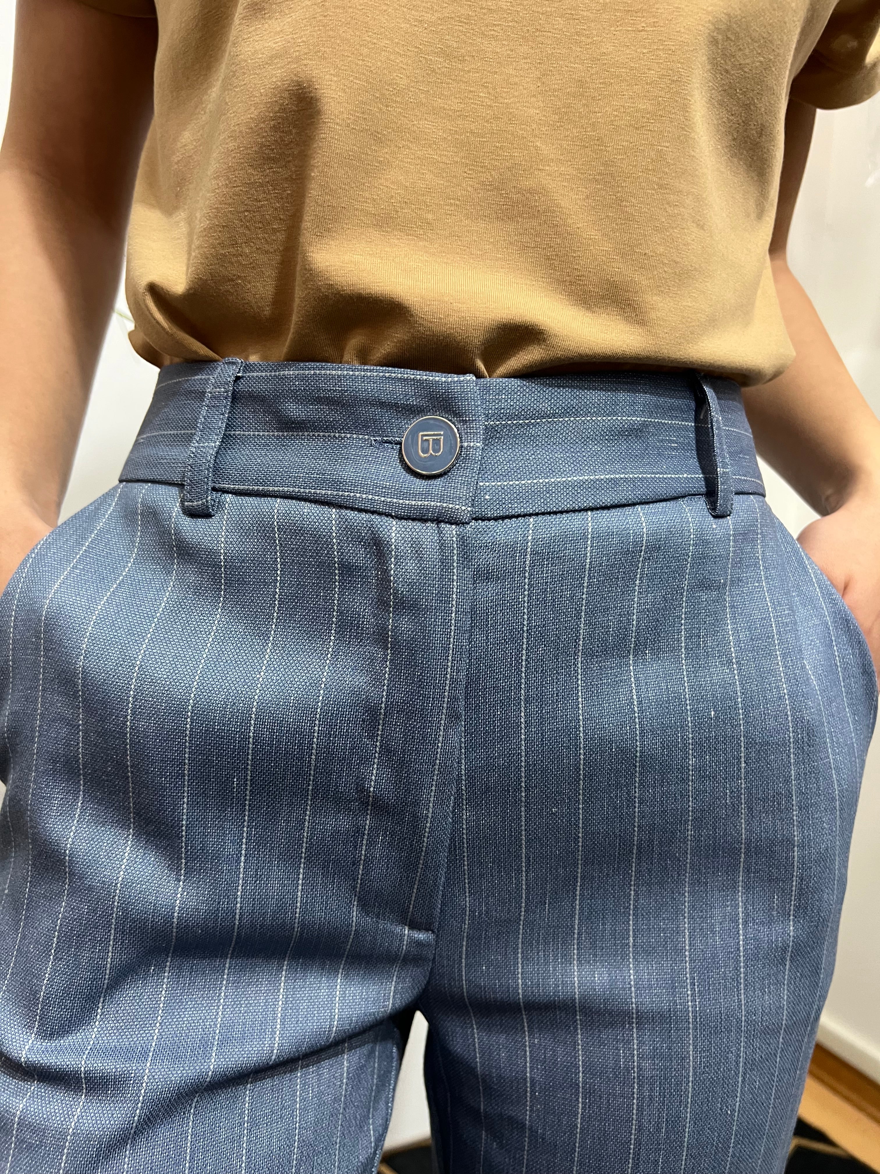 Tailleur gessato LAURA BIAGIOTTI