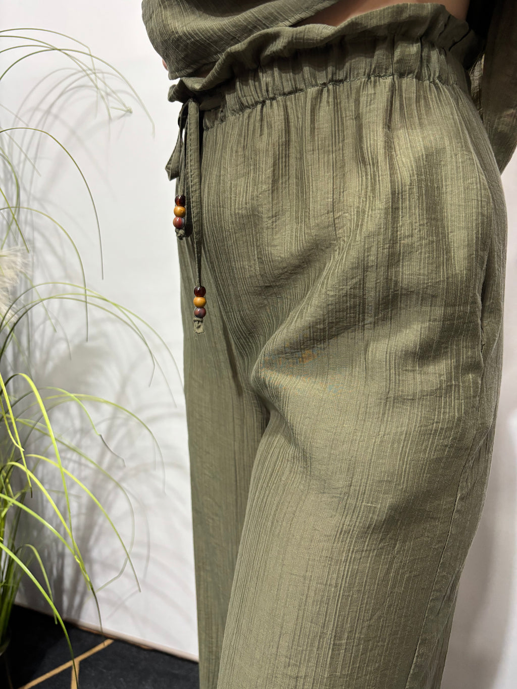 Pantalone spacco laterale