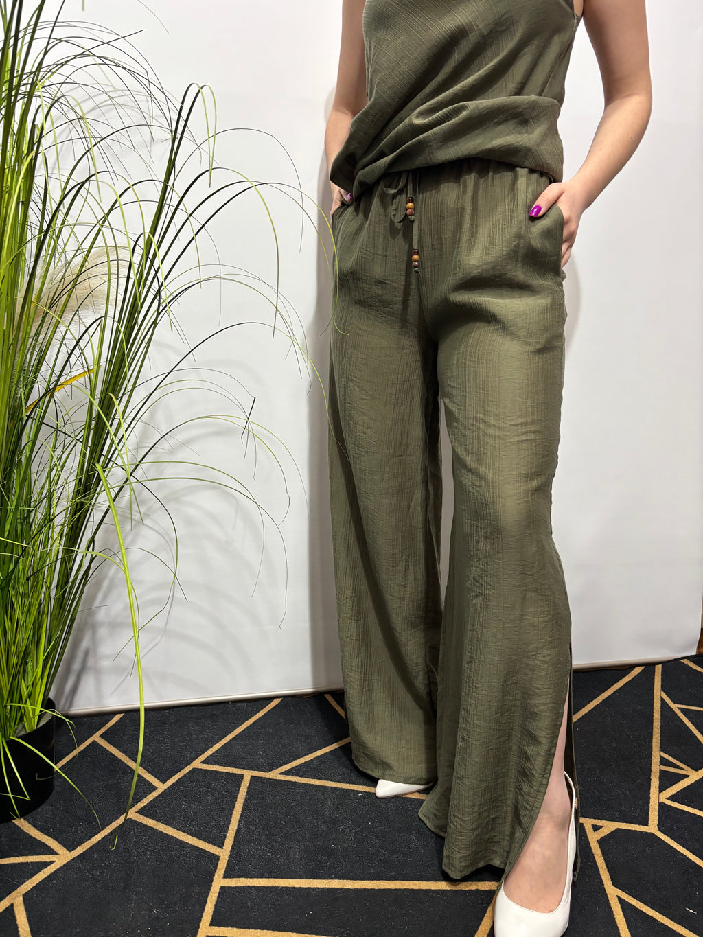 Pantalone spacco laterale
